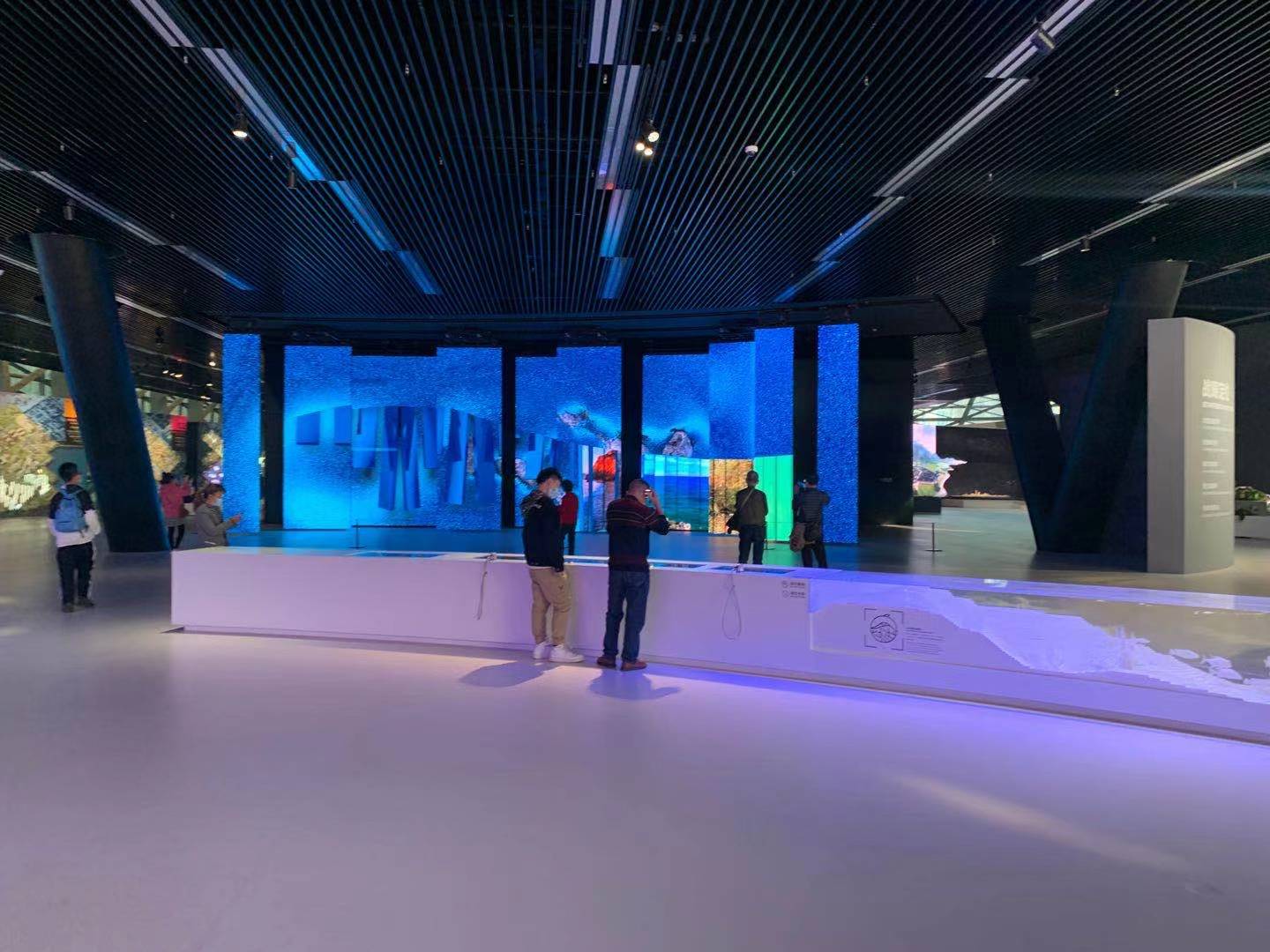 多媒體展廳設(shè)計 多媒體展廳設(shè)計